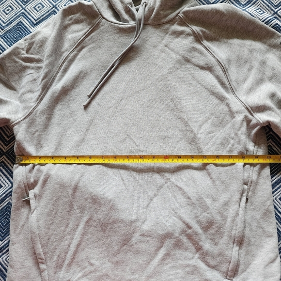 Fabletics Women's Gray Pullover Hoodie - Size M - NWOT - Picture 9 of 11